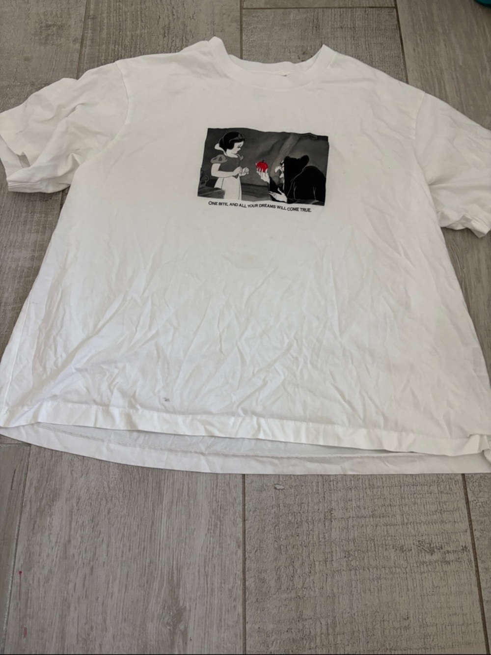 Disney White Short Sleeve Tee with Snow White Graphic and Red Apple Accent